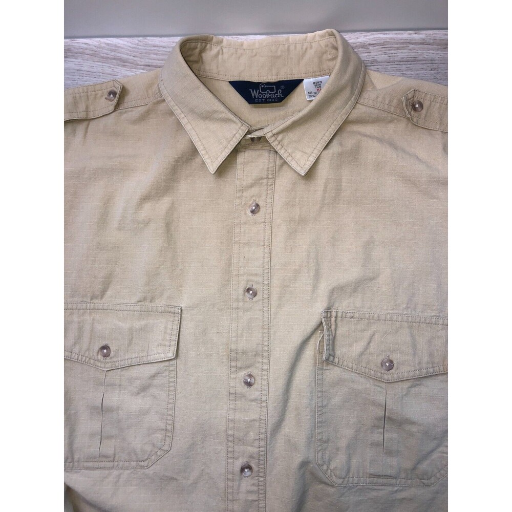 Woolrich Men's Size XL Heavyweight Tan Khaki Short Sleeve Button Up Shirt